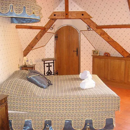 Chateau De Montbrun 2*