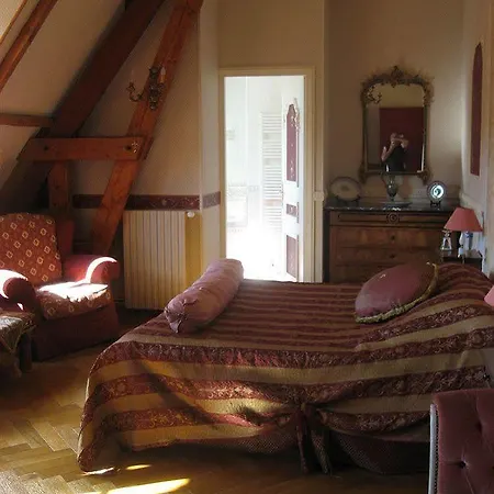 Chateau De Montbrun Hotel Saint-Michel-Chef-Chef