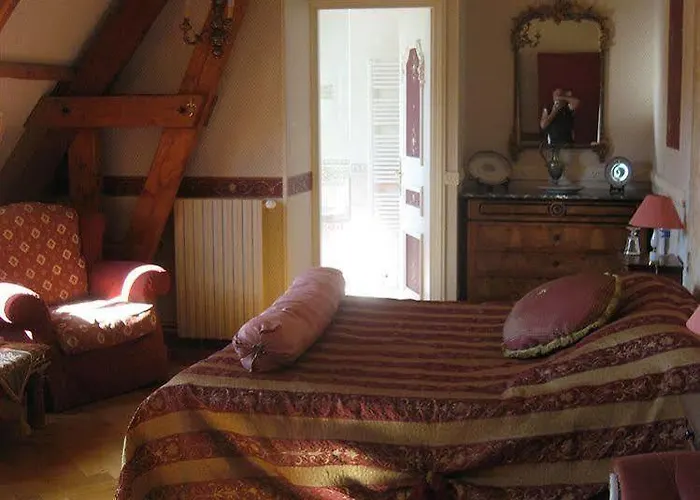 Chateau De Montbrun Hotel Saint-Michel-Chef-Chef