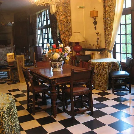 Chateau De Montbrun Saint-Michel-Chef-Chef