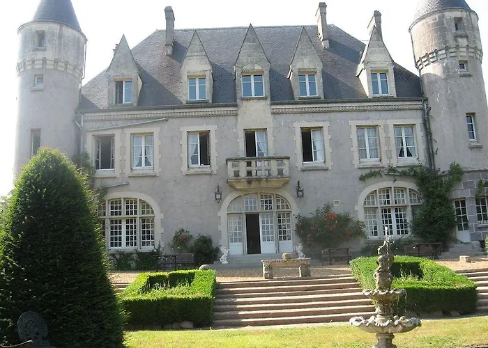 Chateau De Montbrun Hotel Saint-Michel-Chef-Chef